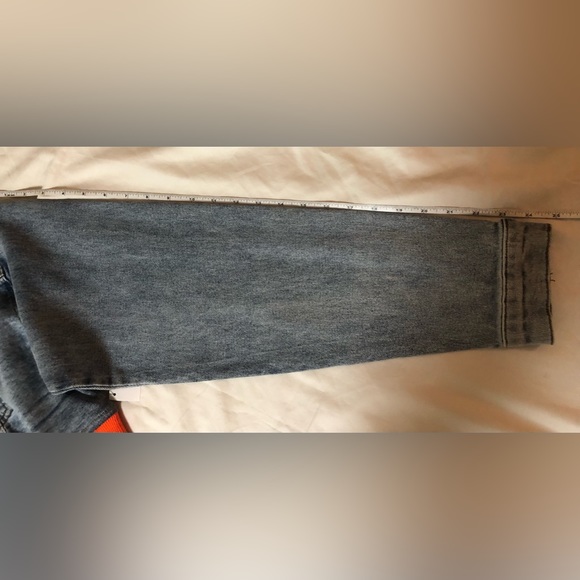 AKIRA WOMEN'S CROPPED DISTRESSED DENIM JACKET SIZE: 1X - Picture 6 of 10